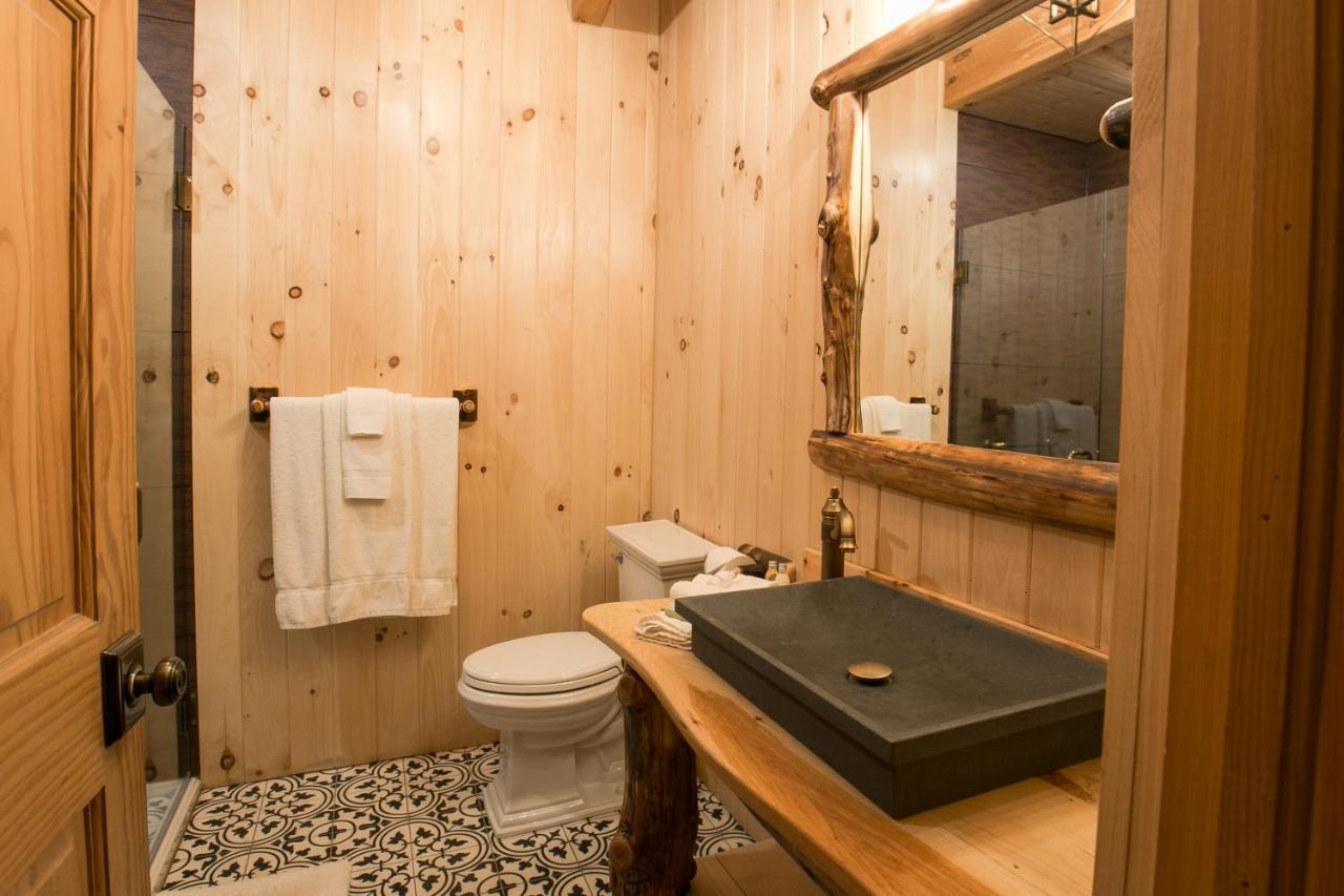 Coblentz Country Lodge By Amish Country Lodging Berlin Bagian luar foto