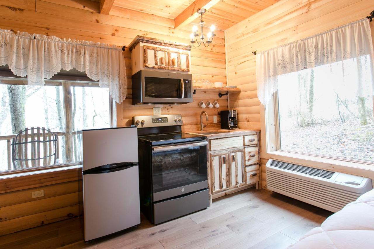 Coblentz Country Lodge By Amish Country Lodging Berlin Bagian luar foto