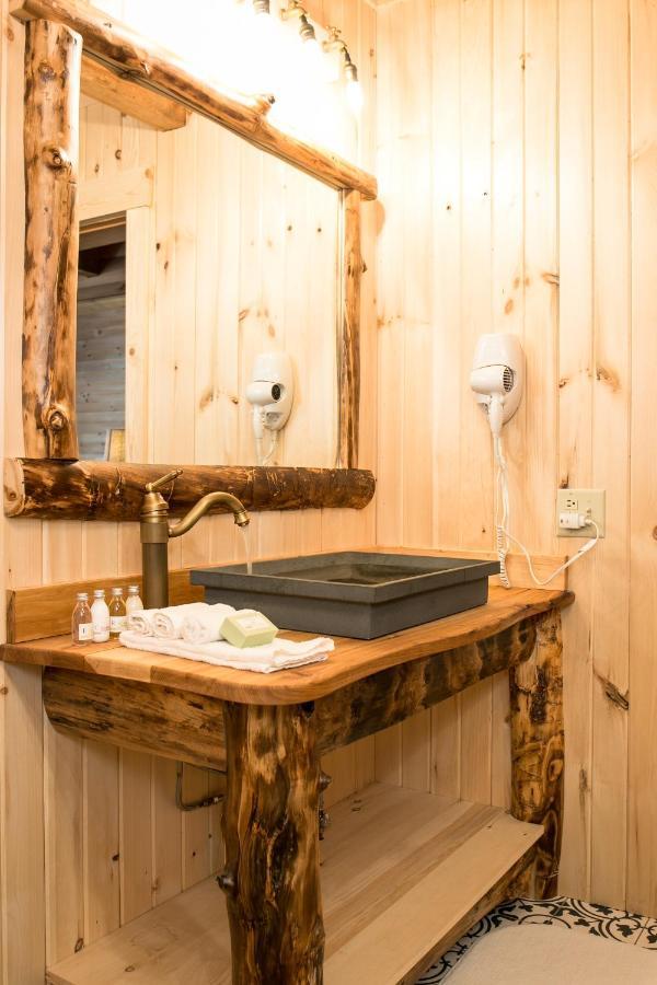 Coblentz Country Lodge By Amish Country Lodging Berlin Bagian luar foto